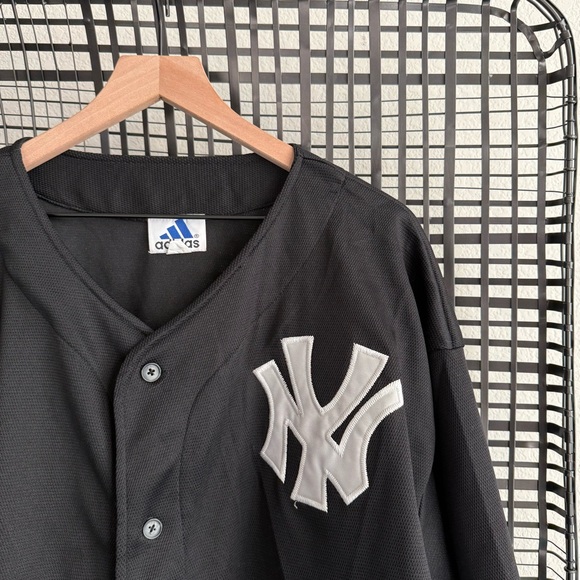 Vintage adidas New York Yankees black Jersey - Picture 3 of 7